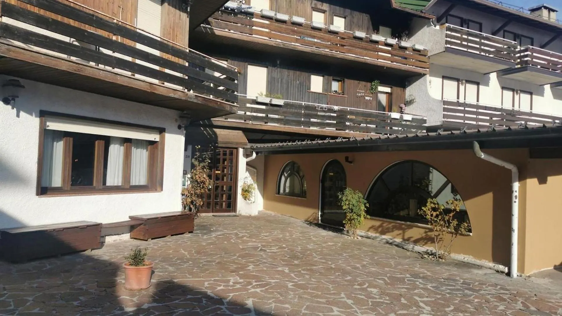 Bel Fiore Monolocale Cesuna 0*,  Italia